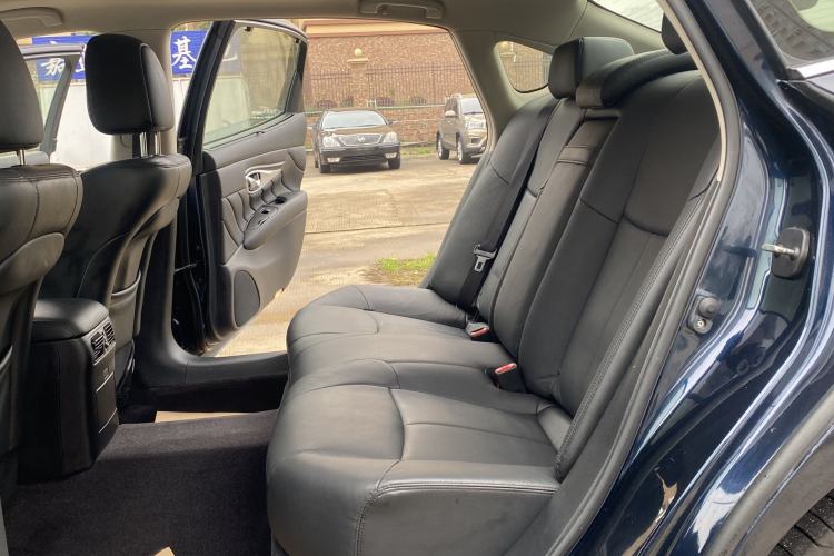 Used Infiniti Q70 2017 Q70L 2.5L Elite Edition Interior 2