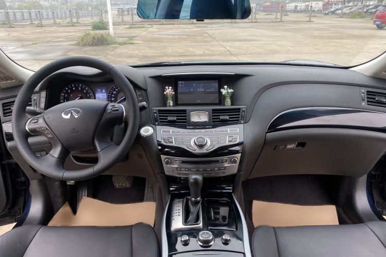 Used Infiniti Q70 2017 Q70L 2.5L Elite Edition Interior 3