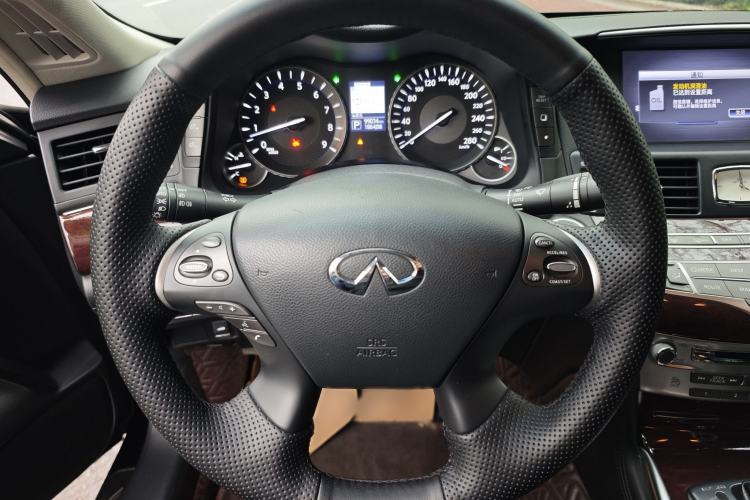 Used Infiniti Q70 2017 Q70L 2.5L Enjoyment Edition Interior 6