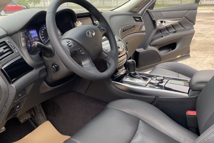 Used Infiniti Q70 2017 Q70L 2.5L Elite Edition Interior 6