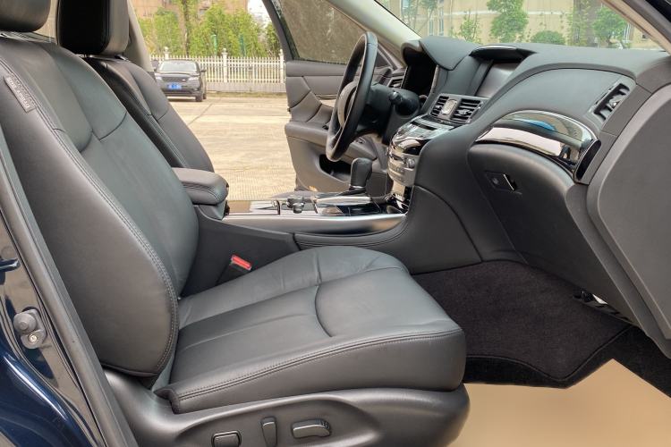 Used Infiniti Q70 2017 Q70L 2.5L Elite Edition Interior 8