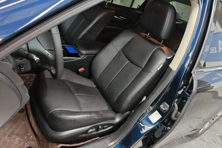 Used Infiniti Q70 2017 Q70L 2.5L Elite Edition Left Front Seat