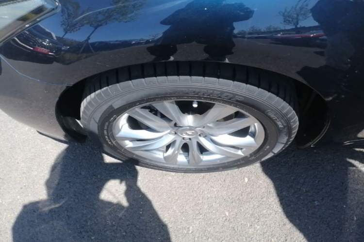 Used Infiniti Q70 2017 Q70L 2.5L Elite Edition Left Front Wheel Hub