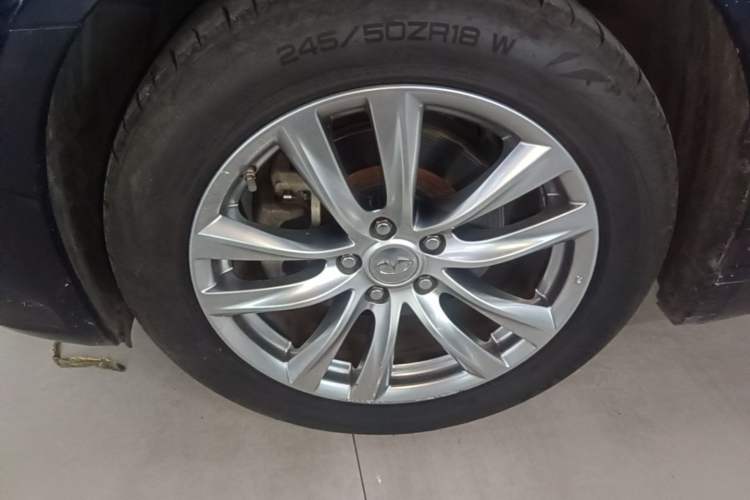 Used Infiniti Q70 2017 Q70L 2.5L Elite Edition Left Front Wheel Hub