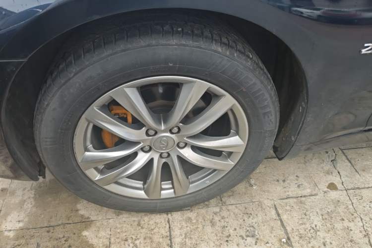 Used Infiniti Q70 2017 Q70L 2.5L Elite Edition Left Front Wheel Hub