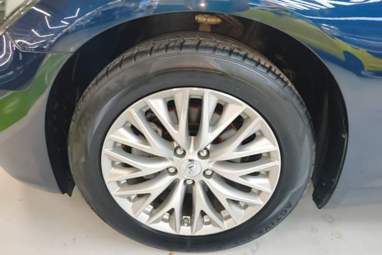 Used Infiniti Q70 2017 Q70L 2.5L Enjoyment Edition Left Front Wheel Hub