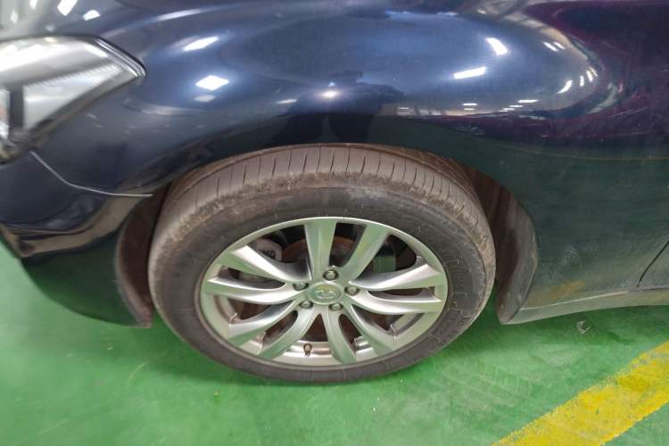 Used Infiniti Q70 2017 Q70L 2.5L Elite Edition Left Front Wheel Hub