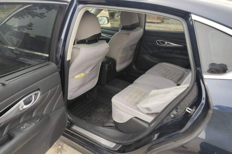Used Infiniti Q70 2017 Q70L 2.5L Elite Edition Left Rear Seat