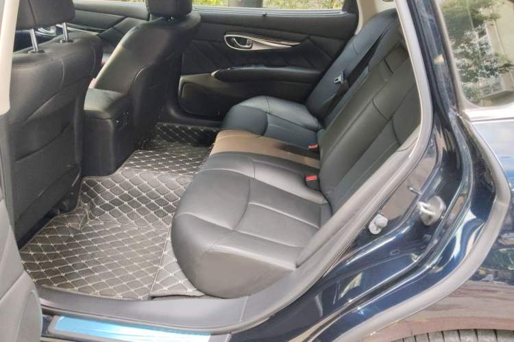 Used Infiniti Q70 2017 Q70L 2.5L Elite Edition Left Rear Seat