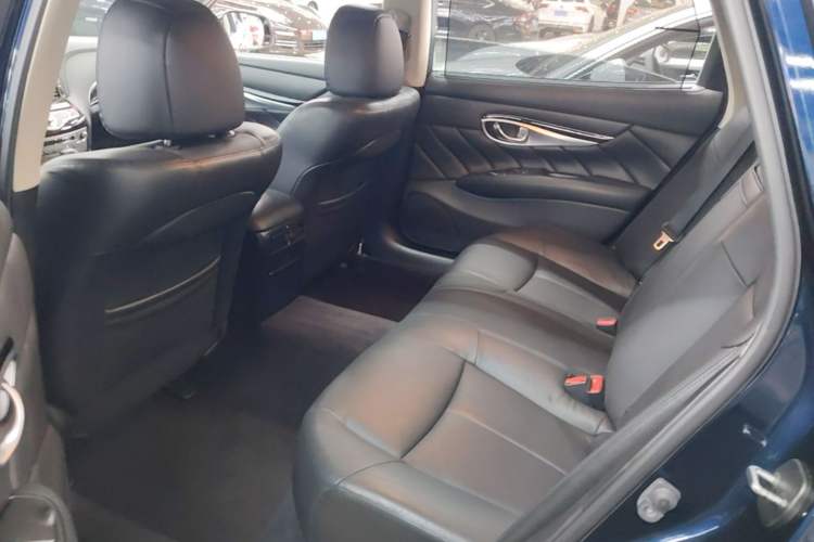 Used Infiniti Q70 2017 Q70L 2.5L Elite Edition Left Rear Seat