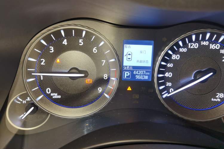 Used Infiniti Q70 2017 Q70L 2.5L Enjoyment Edition Odometer Close Up