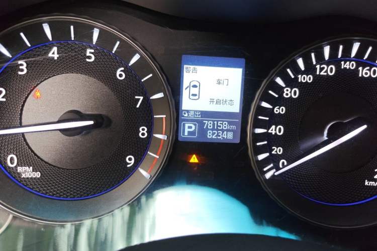 Used Infiniti Q70 2017 Q70L 2.5L Elite Edition Odometer Close Up