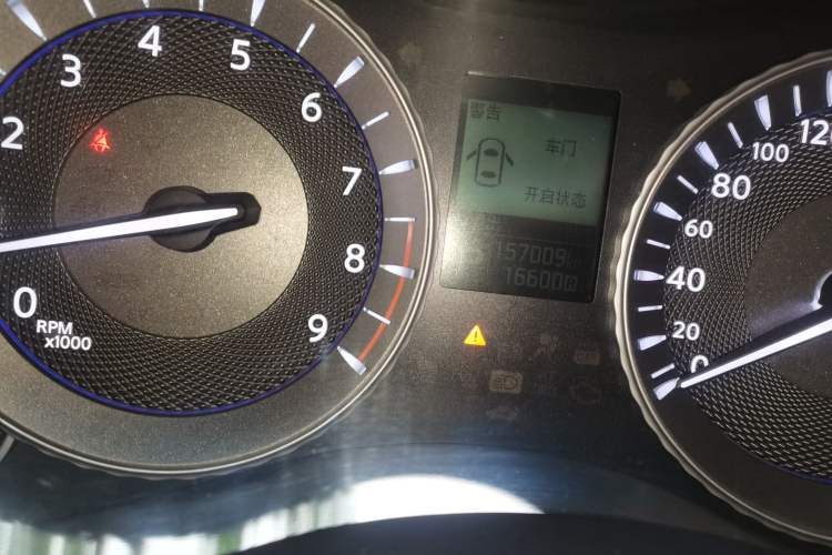 Used Infiniti Q70 2017 Q70L 2.5L Elite Edition Odometer Close Up