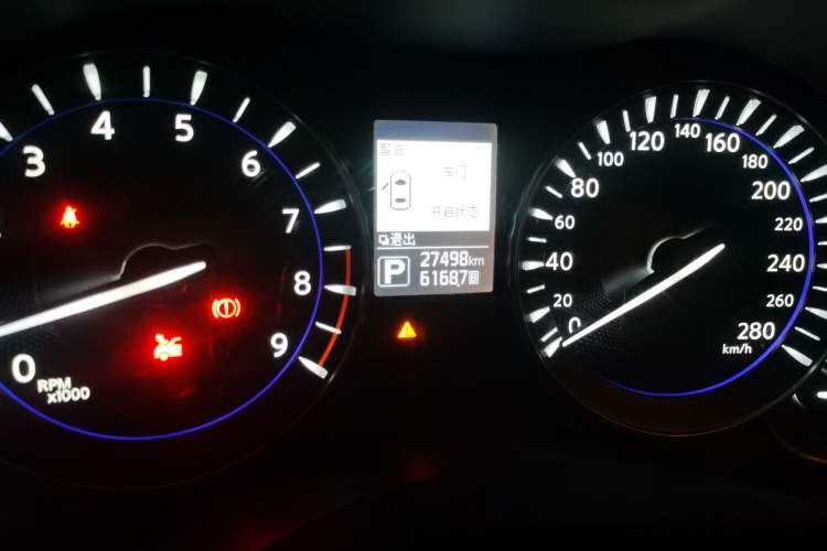 Used Infiniti Q70 2017 Q70L 2.5L Elite Edition Odometer Close Up