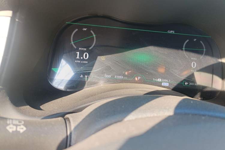 Used Infiniti Q70 2017 Q70L 2.5L Elite Edition Odometer Close Up