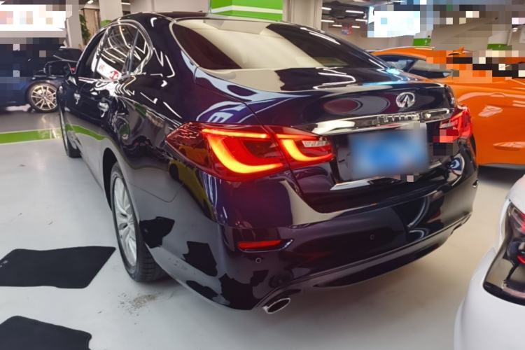 Used Infiniti Q70 2017 Q70L 2.5L Enjoyment Edition Rear Left 45 Deg