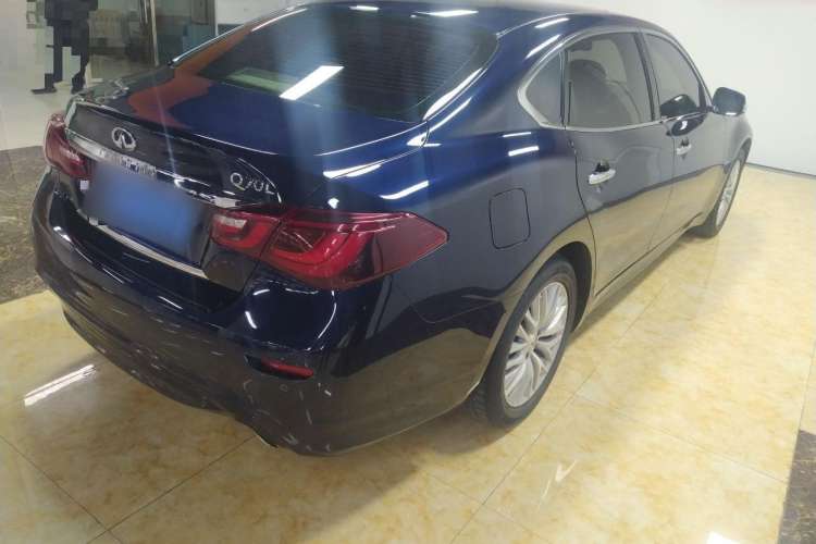Used Infiniti Q70 2017 Q70L 2.5L Enjoyment Edition Rear Right 45 Deg