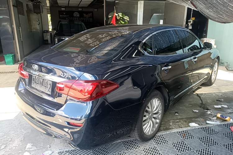 Used Infiniti Q70 2017 Q70L 2.5L Enjoyment Edition Rear Right 45 Deg