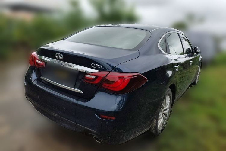 Used Infiniti Q70 2017 Q70L 2.5L Enjoyment Edition Rear Right 45 Deg
