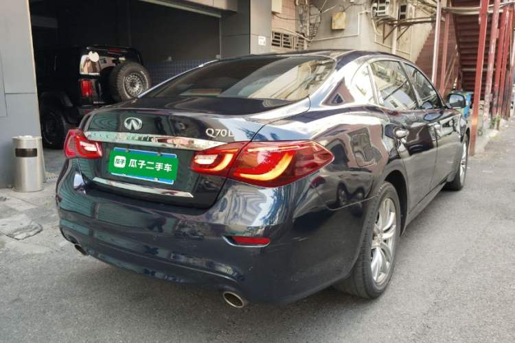 Used Infiniti Q70 2017 Q70L 2.5L Elite Edition Rear Right 45 Deg