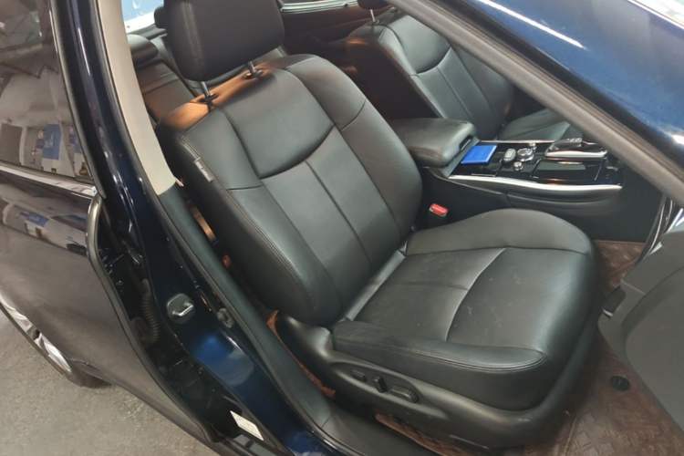 Used Infiniti Q70 2017 Q70L 2.5L Elite Edition Right Front Seat