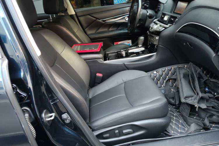 Used Infiniti Q70 2017 Q70L 2.5L Elite Edition Right Front Seat