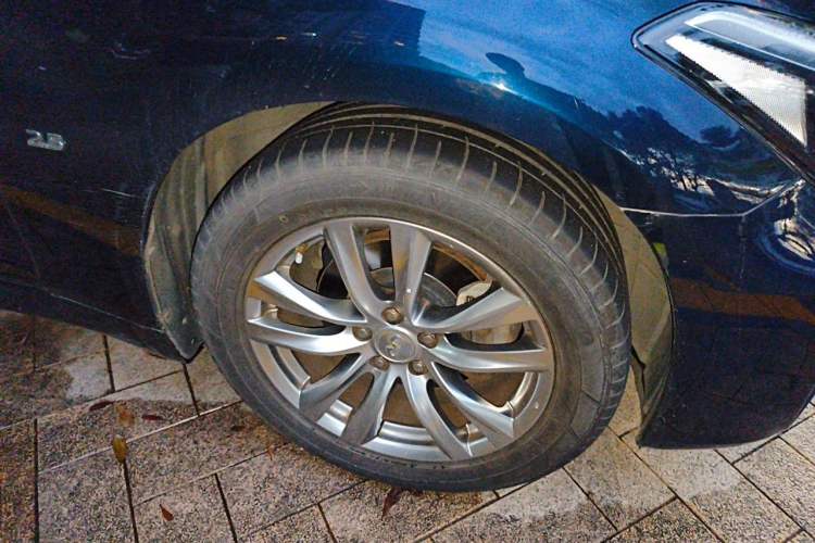 Used Infiniti Q70 2017 Q70L 2.5L Elite Edition Right Front Wheel Hub