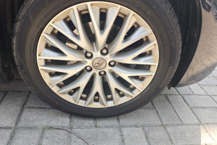 Used Infiniti Q70 2017 Q70L 2.5L Enjoyment Edition Right Front Wheel Hub