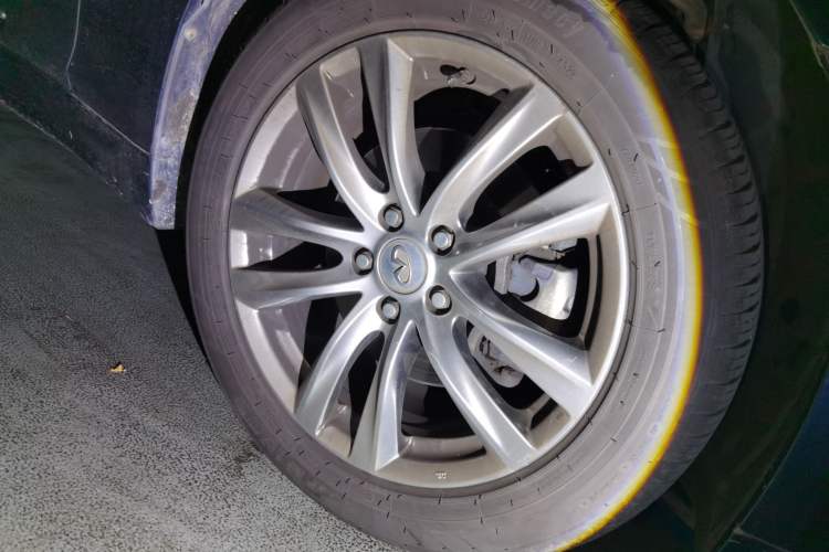Used Infiniti Q70 2017 Q70L 2.5L Elite Edition Right Front Wheel Hub