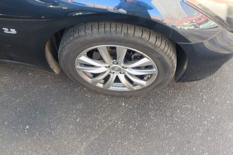 Used Infiniti Q70 2017 Q70L 2.5L Elite Edition Right Front Wheel Hub