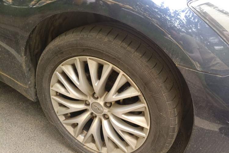 Used Infiniti Q70 2017 Q70L 2.5L Elite Edition Right Front Wheel Hub