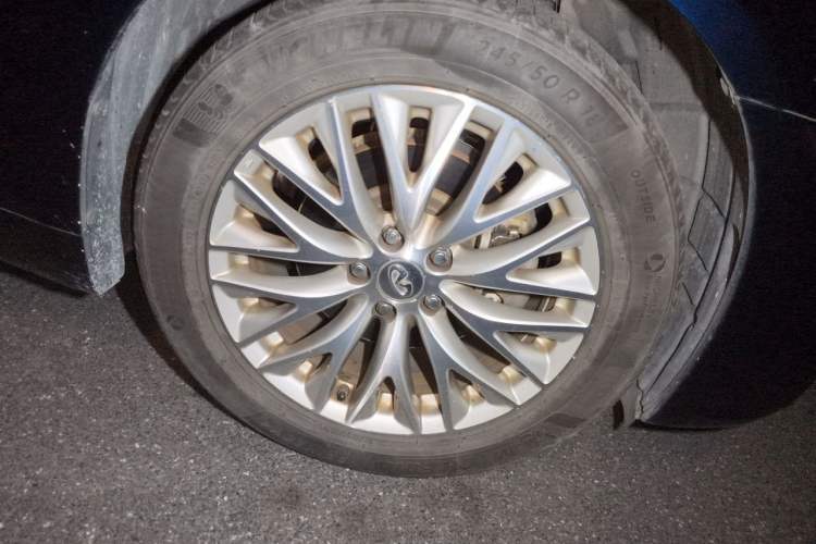 Used Infiniti Q70 2017 Q70L 2.5L Enjoyment Edition Right Front Wheel Hub