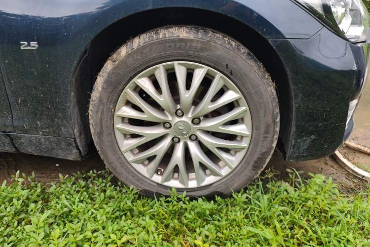 Used Infiniti Q70 2017 Q70L 2.5L Enjoyment Edition Right Front Wheel Hub