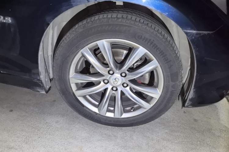Used Infiniti Q70 2017 Q70L 2.5L Elite Edition Right Front Wheel Hub