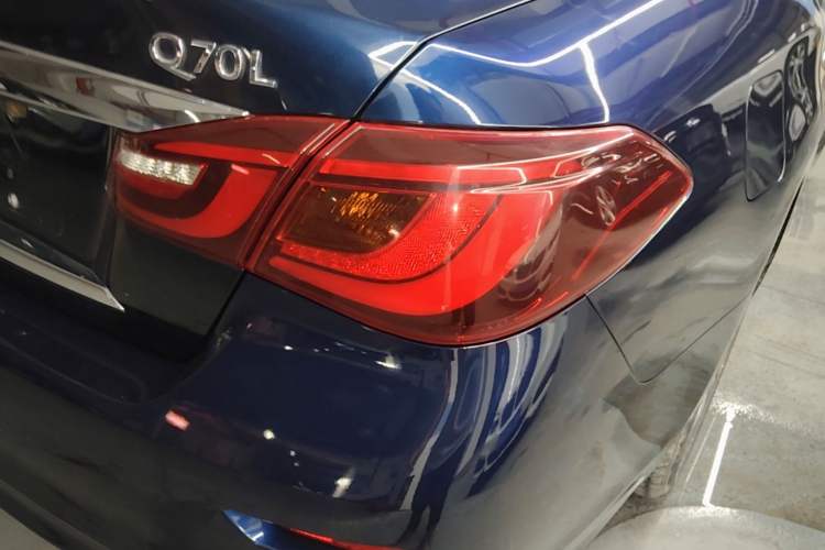 Used Infiniti Q70 2017 Q70L 2.5L Elite Edition Right Rear Taillight
