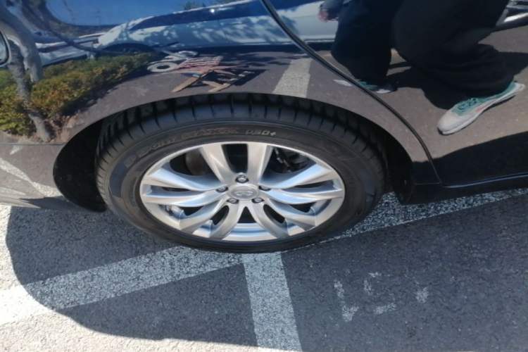 Used Infiniti Q70 2017 Q70L 2.5L Elite Edition Right Rear Wheel Hub
