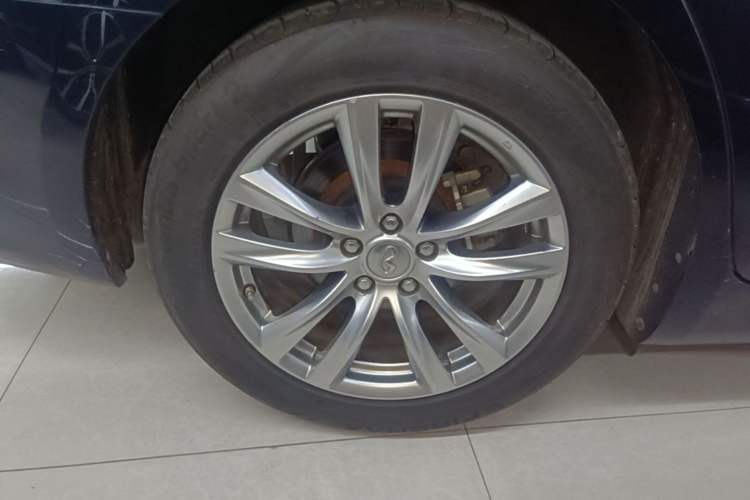 Used Infiniti Q70 2017 Q70L 2.5L Elite Edition Right Rear Wheel Hub