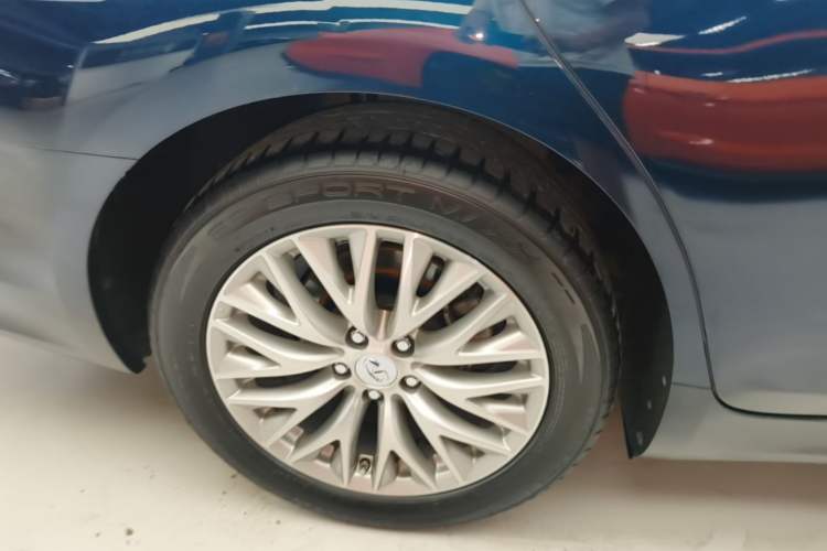 Used Infiniti Q70 2017 Q70L 2.5L Enjoyment Edition Right Rear Wheel Hub
