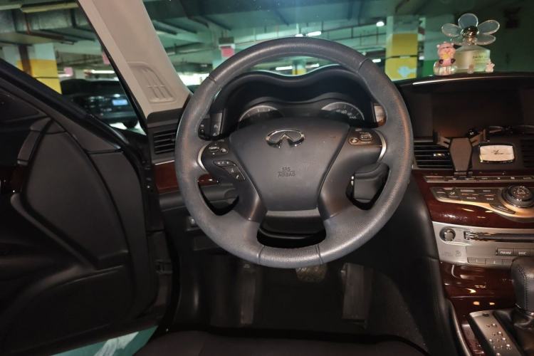 Used Infiniti Q70 2017 Q70L 2.5L Enjoyment Edition Steering Wheel