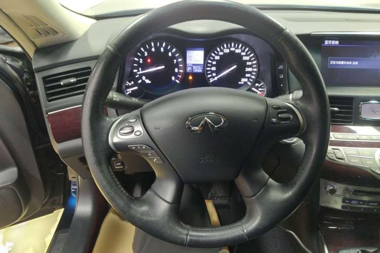Used Infiniti Q70 2017 Q70L 2.5L Enjoyment Edition Steering Wheel