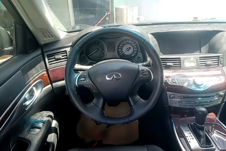 Used Infiniti Q70 2017 Q70L 2.5L Enjoyment Edition Steering Wheel