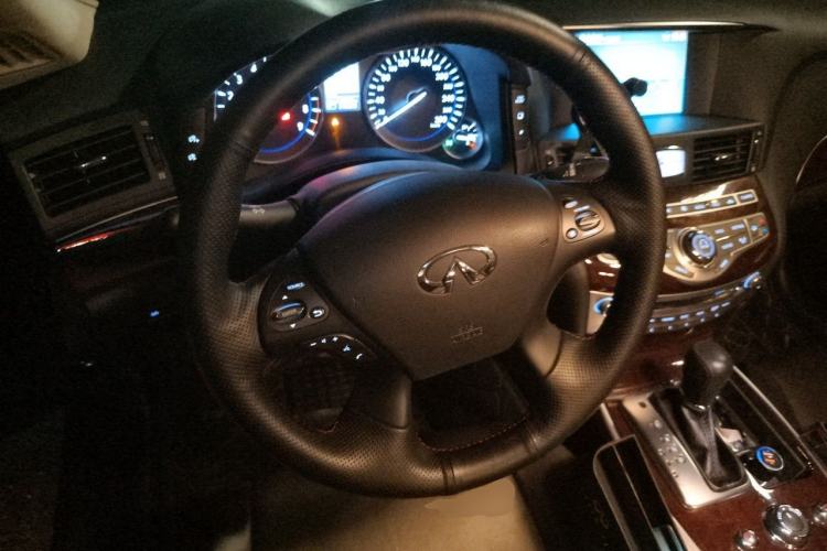 Used Infiniti Q70 2017 Q70L 2.5L Enjoyment Edition Steering Wheel