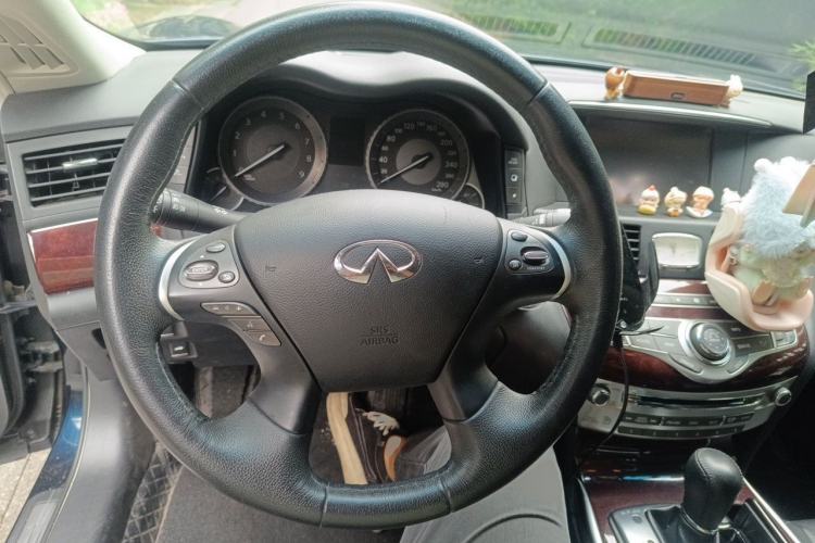Used Infiniti Q70 2017 Q70L 2.5L Enjoyment Edition Steering Wheel