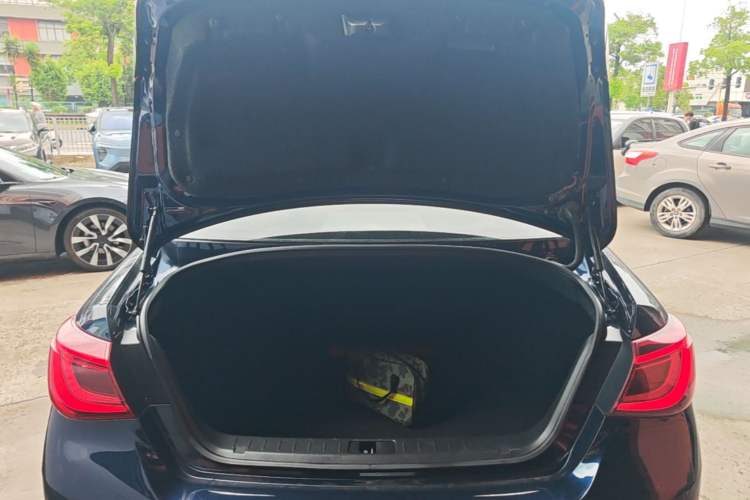 Used Infiniti Q70 2017 Q70L 2.5L Elite Edition Trunk
