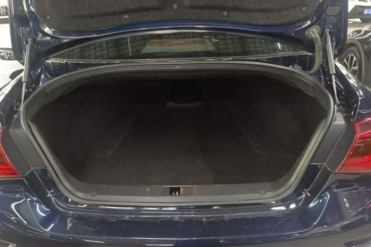 Used Infiniti Q70 2017 Q70L 2.5L Elite Edition Trunk
