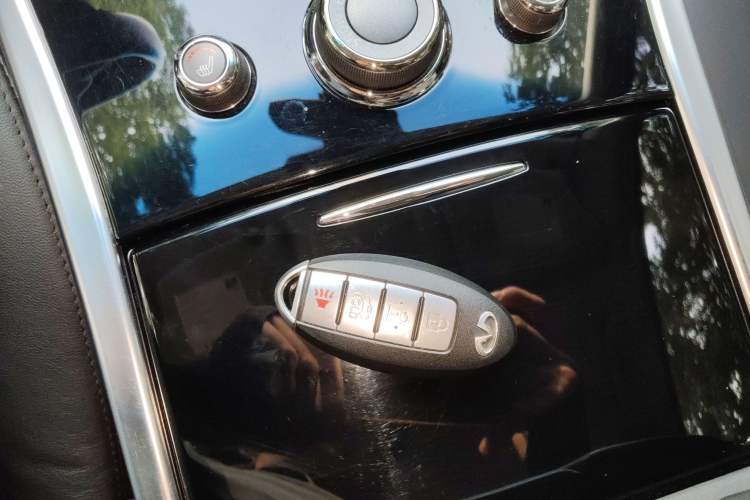Used Infiniti Q70 2017 Q70L 2.5L Elite Edition Vehicle Key