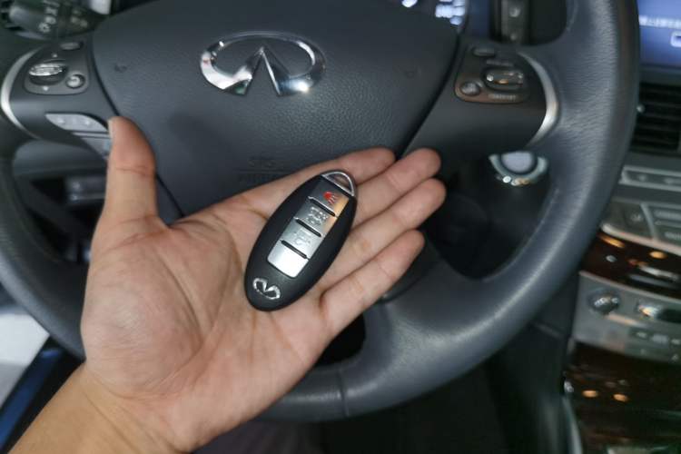 Used Infiniti Q70 2017 Q70L 2.5L Enjoyment Edition Vehicle Key