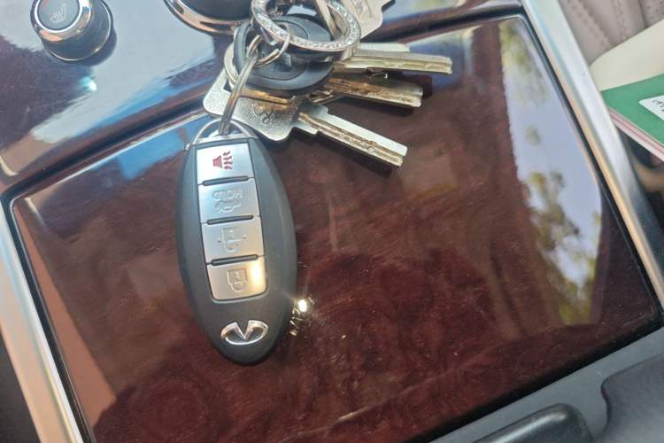Used Infiniti Q70 2017 Q70L 2.5L Enjoyment Edition Vehicle Key
