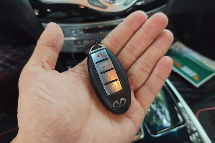 Used Infiniti Q70 2017 Q70L 2.5L Elite Edition Vehicle Key