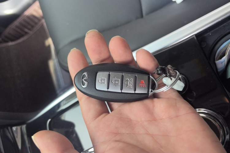 Used Infiniti Q70 2017 Q70L 2.5L Elite Edition Vehicle Key